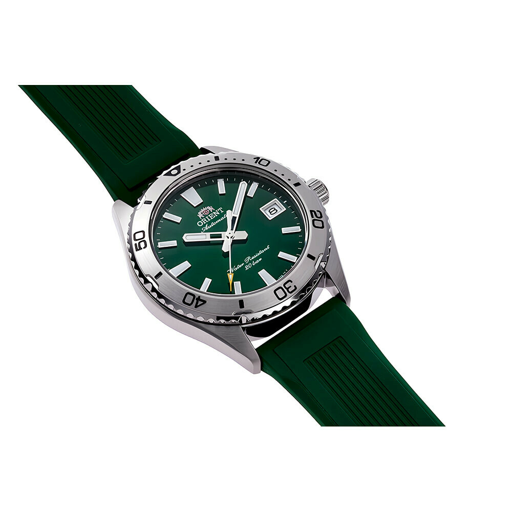 Montre de plong&eacute;e Orient Mako Diver II cadran vert homme RA-AC0Q11E pos&eacute;e
