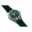 Montre de plong&eacute;e Orient Mako Diver II cadran vert homme RA-AC0Q11E pos&eacute;e