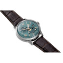 Montre automatique Orient cadran vert homme RA-AK0805E pos&eacute;e