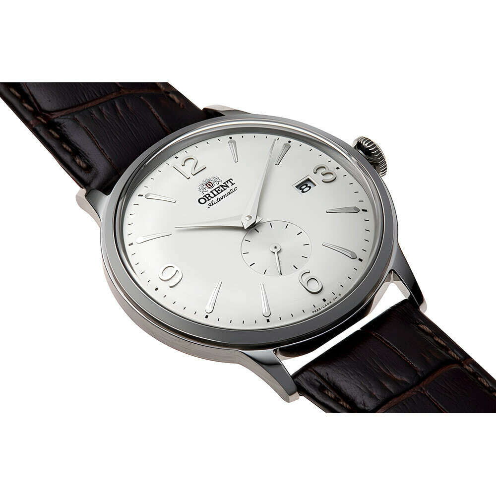 Montre automatique Orient petite seconde cadran blanc homme RA-AP0002S pos&eacute;e