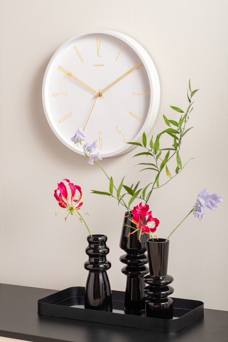 Horloge silencieuse design Karlsson en m&eacute;tal blanc accroch&eacute;