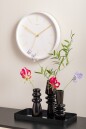 Horloge silencieuse design Karlsson en m&eacute;tal blanc accroch&eacute;